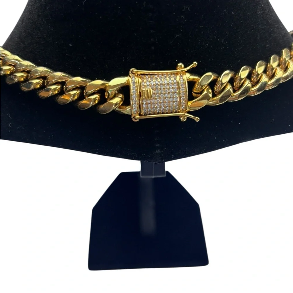 Men’s Elegant Gold Chain Necklace